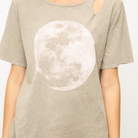 MYSTREE Moon Graphic Tee, Distressed Cutout T-Shirt, Washed Gray Oversized Top - Picture 4 of 4